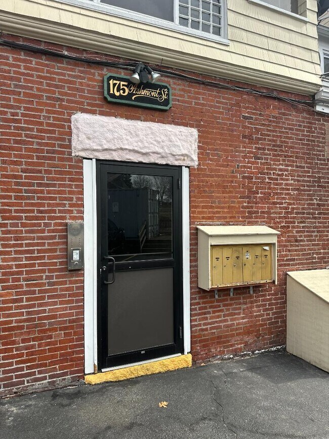 Building Photo - 175 Ashmont St