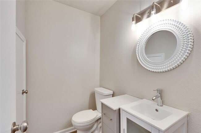 Building Photo - 8511 Fathom Cir