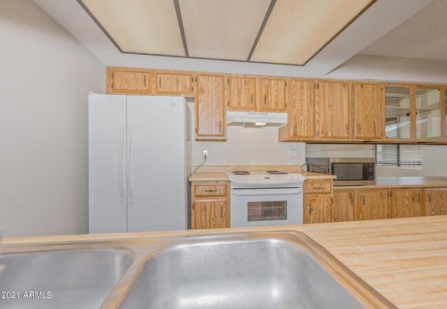 Building Photo - 1262 N 84th Pl