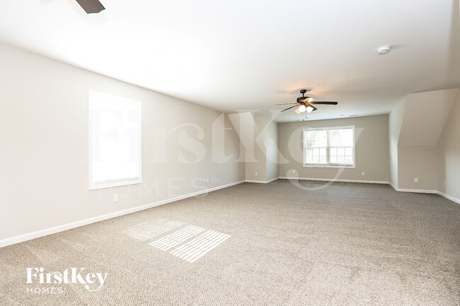 Building Photo - 1594 Raven Rd