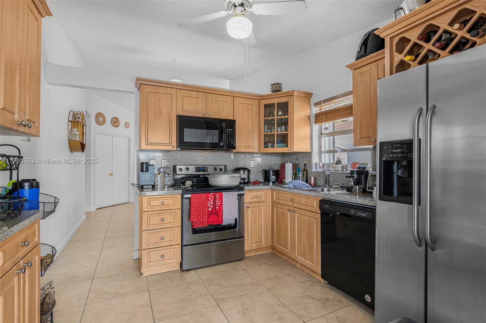 Building Photo - 8520 NW 193rd Ln