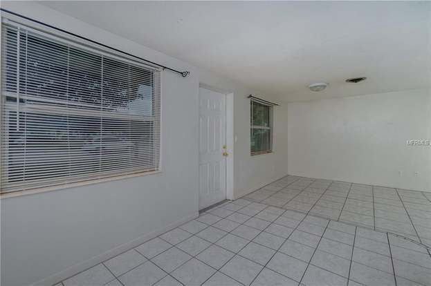Building Photo - 1600 Cardinal Ln
