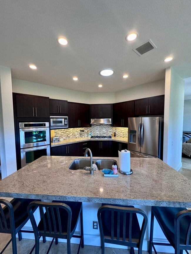 Building Photo - 102 Cll Los Hibiscos