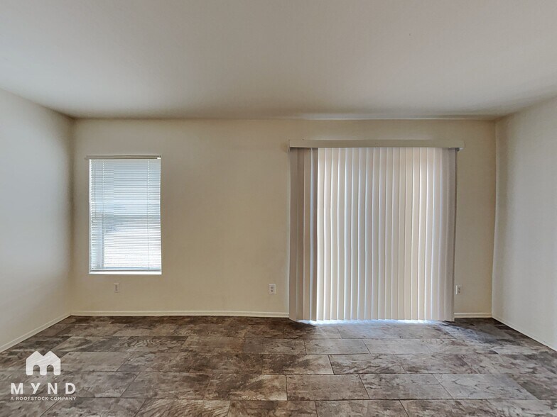Building Photo - 22564 W Pima St