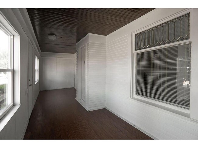 Building Photo - 1606 Concordia Ave