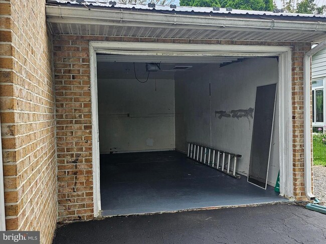 Building Photo - 14788 Sherwood Dr