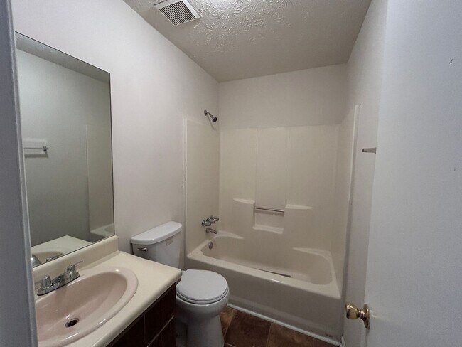 Building Photo - 8836-8836 W Hills Ct