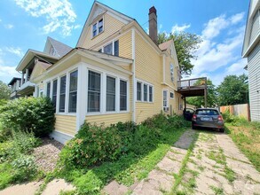 Building Photo - 1 Br Duplex