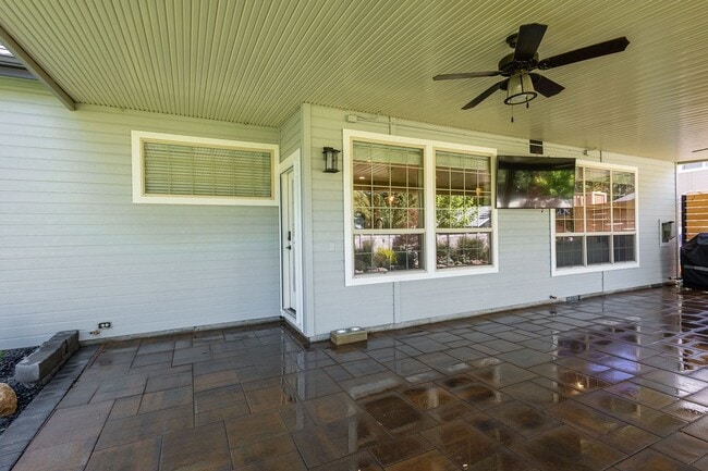 Building Photo - Stunningly Upgraded 4-Bedroom Home in Prime Eagle Location