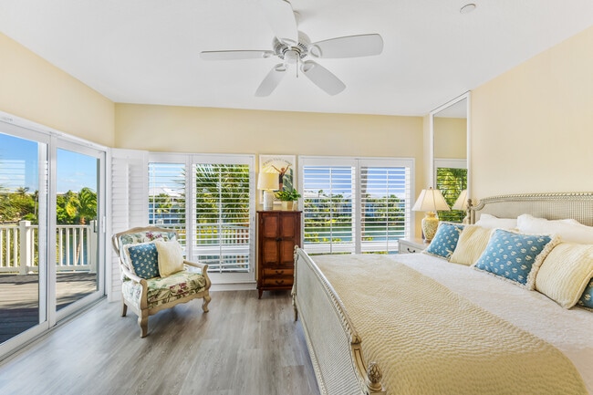 Building Photo - 777 Beach View Dr