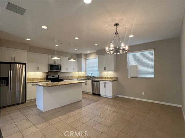 Building Photo - 177 Magnet