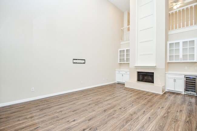 Building Photo - 9625 Bayou Brook St