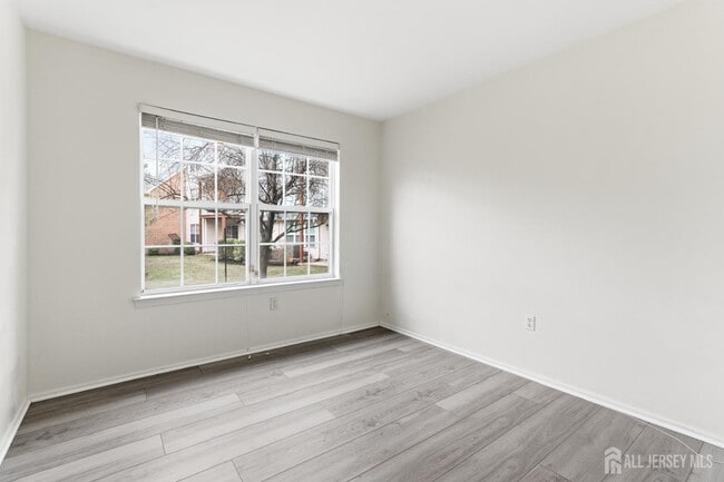 Building Photo - 405 Plymouth Rd