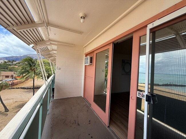 Building Photo - Pokai Bay Beach Cabanas