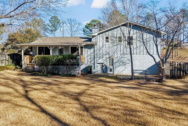 Building Photo - 908 Ryecroft Rd