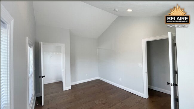 Building Photo - Cozy Country Living