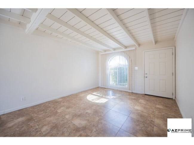 Building Photo - Welcome to this Charming Chandler 1/1 Apartment Unit!