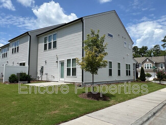 Building Photo - 728 Colby Pl
