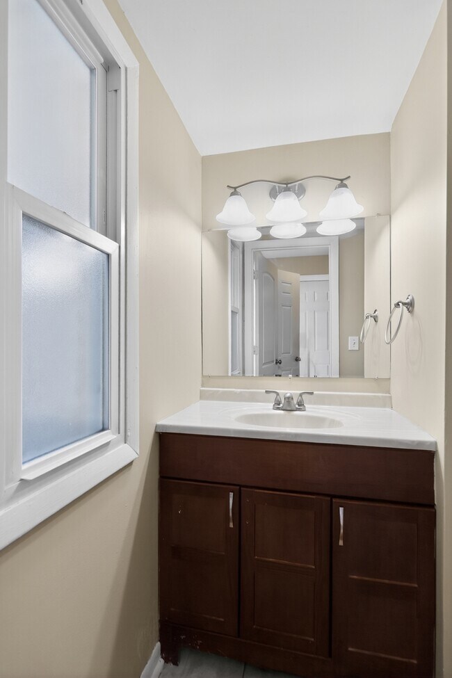 Building Photo - 193 Jeffrey Ln