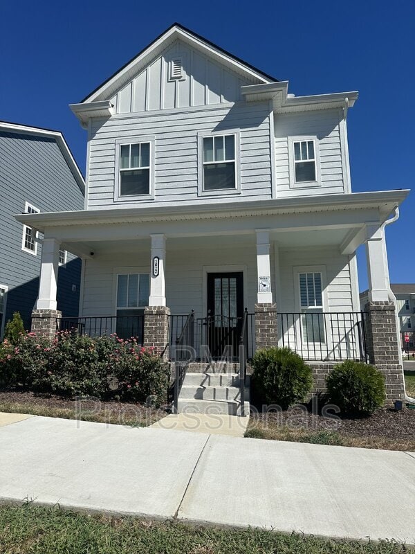 Building Photo - 1022 Stoneleigh Ln