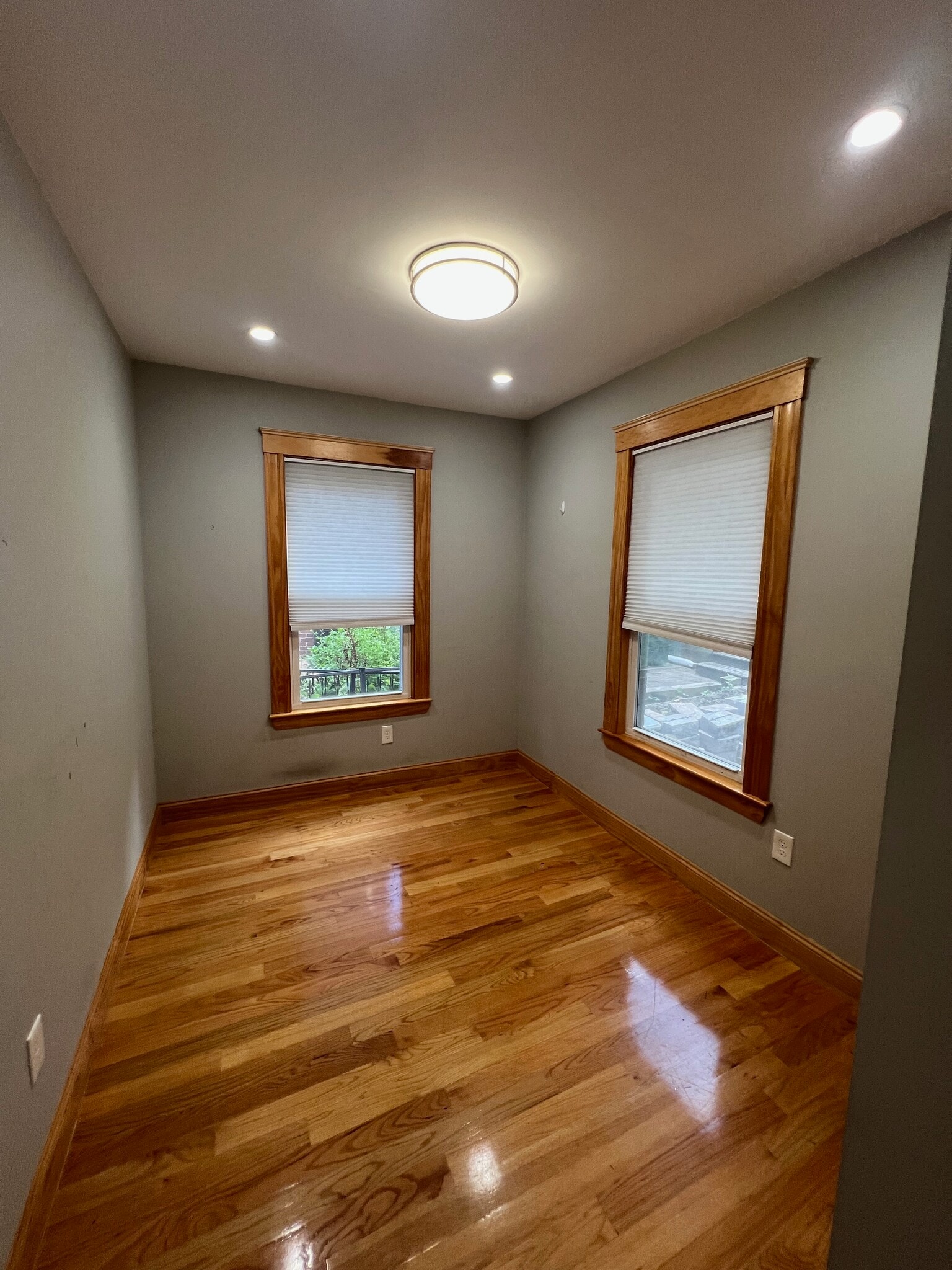 Building Photo - 152 Winchester St