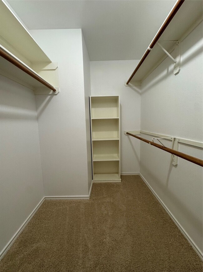 Building Photo - 70 Marble Rock Pl