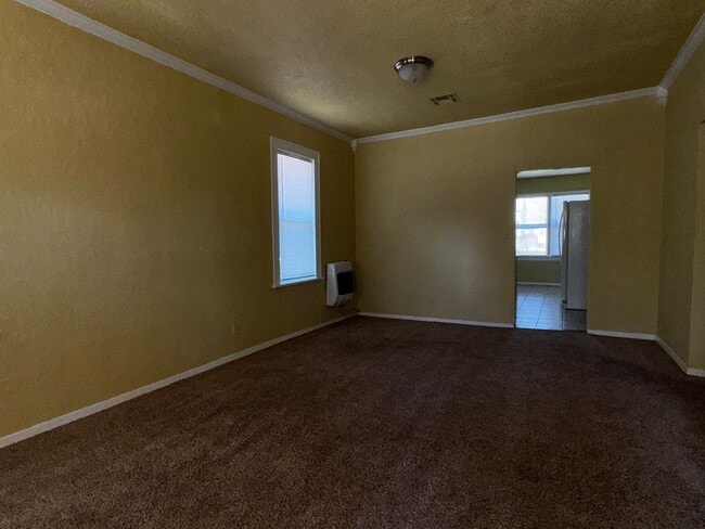 Building Photo - 909 NW Bell- Hot new listing!