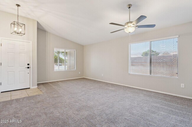 Building Photo - 1556 N Rockwell Ct