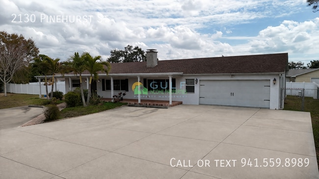 Building Photo - 2130 Pinehurst St