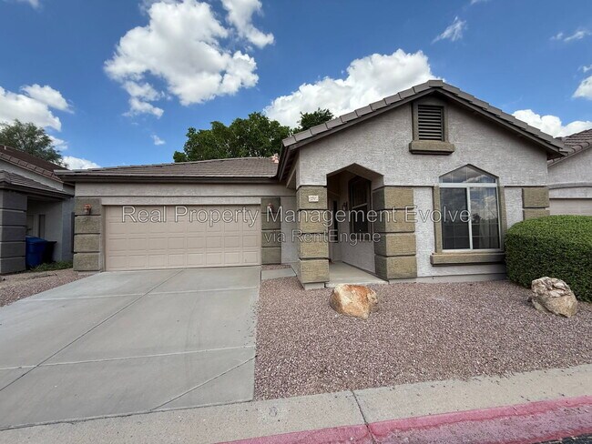 Building Photo - 8802 E University Dr