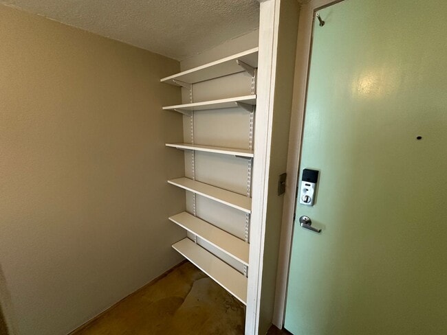 Building Photo - 280 Island Ave