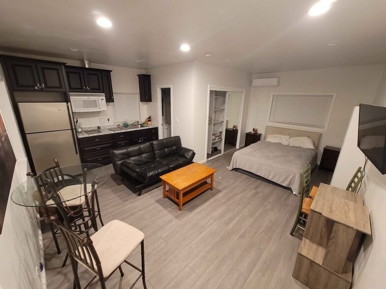 Building Photo - 21366 Mission Blvd