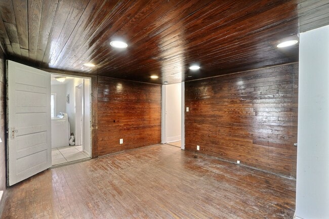 Building Photo - Single family home - 3 bedroom