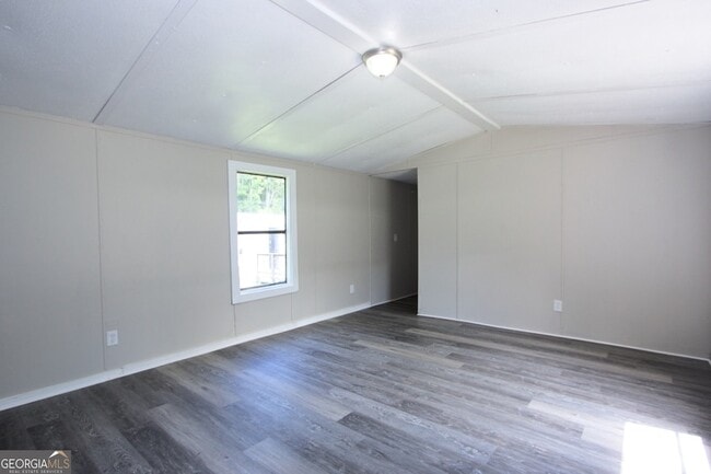 Building Photo - 340 Towler St