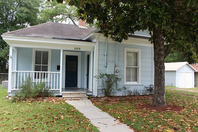 Building Photo - 503 Main St