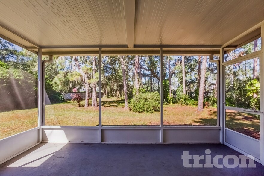 Building Photo - 4501 Cabbage Palm Dr