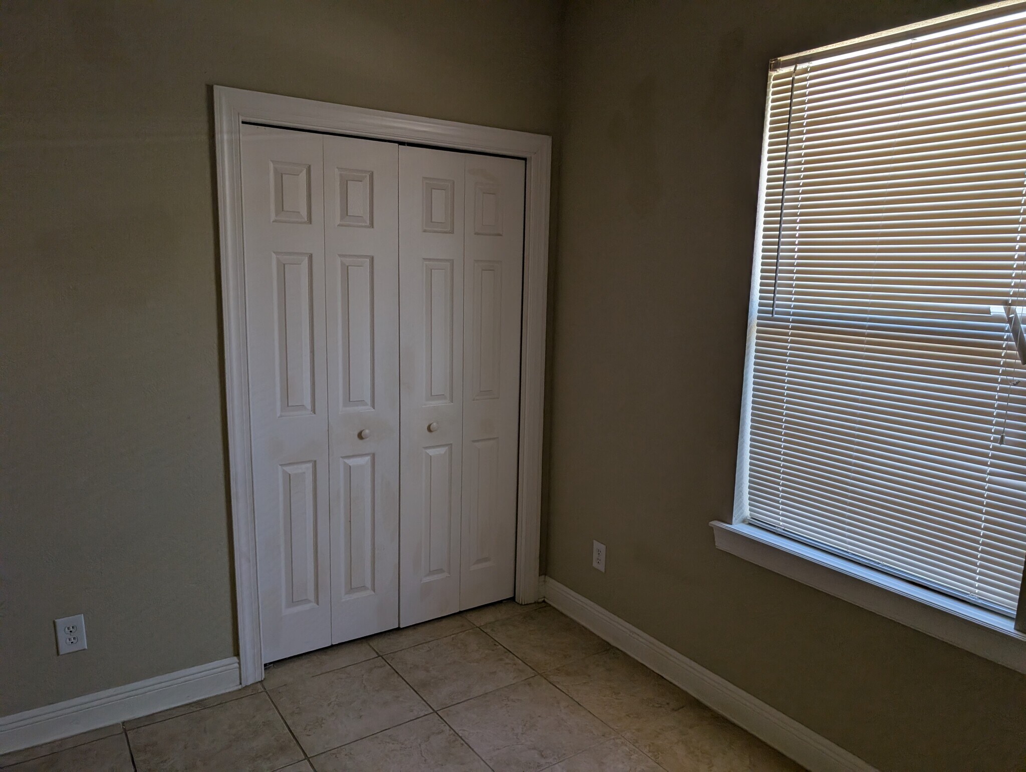 Building Photo - 2193 River Ridge Blvd