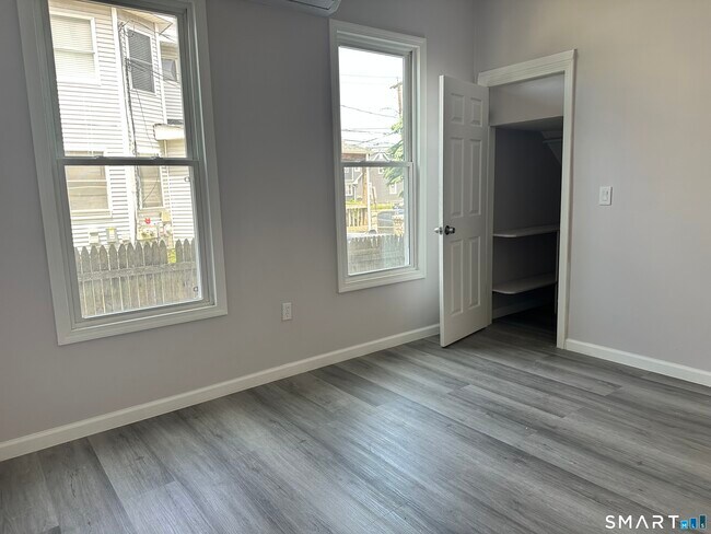 Building Photo - 139 Whitney Ave
