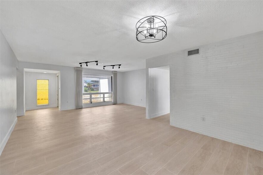 Building Photo - 9121 SW 54th Pl