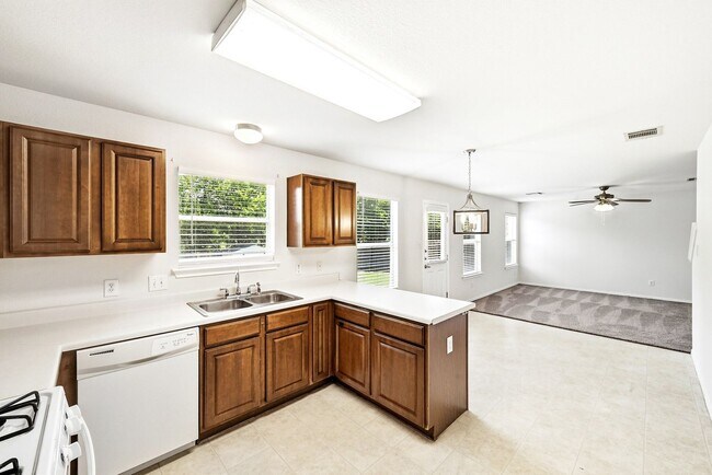 Building Photo - 220 Peppergrass Cove