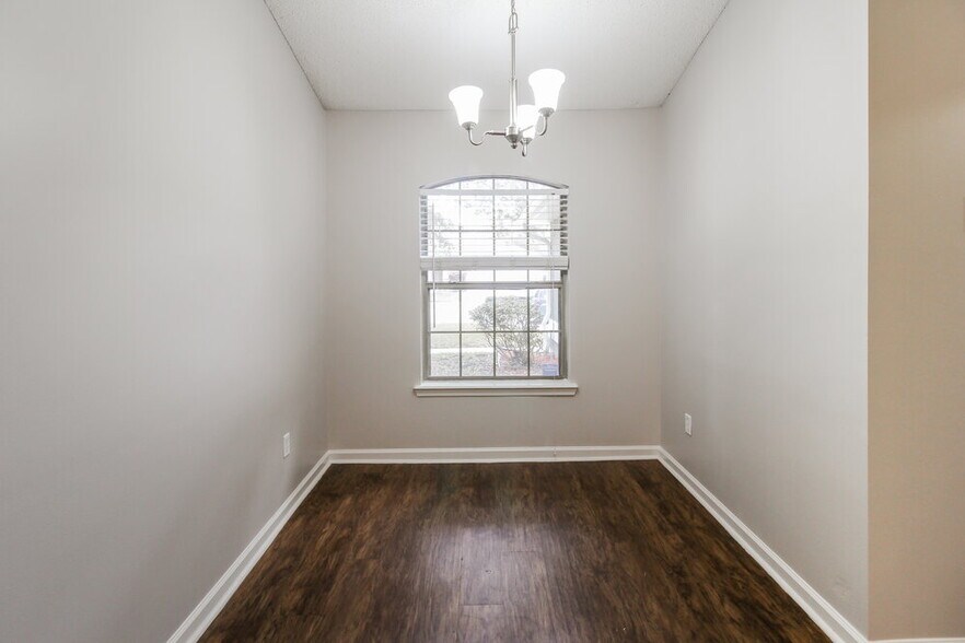 Building Photo - 13967 Ridgewick Dr