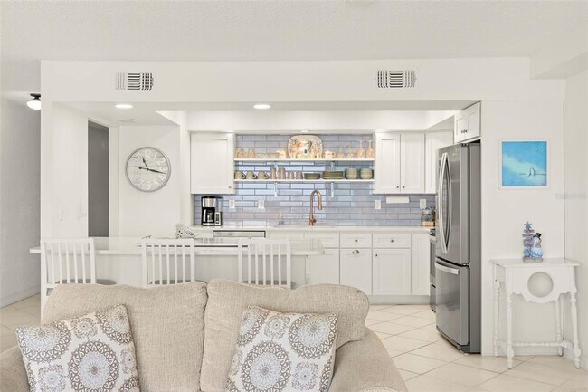 Building Photo - 1848 Shore Dr S