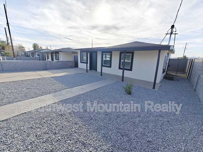 Building Photo - 7412 N 62nd Ave