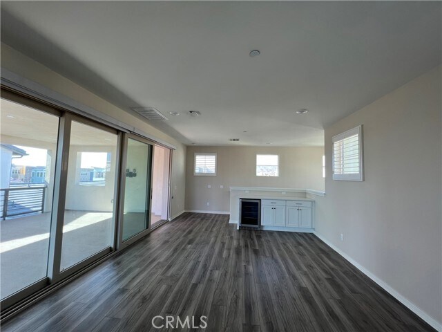 Building Photo - 110 Sculpture