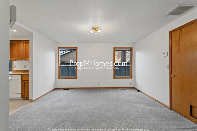 Building Photo - Charming 3-Bedroom, 2.5-Bath Home in Aloha