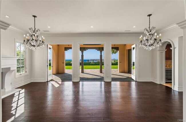 Building Photo - 8 Whalers Bluff