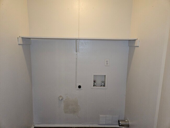 Building Photo - Single Story home In Arlington off Little ...