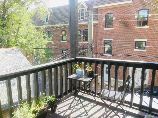Building Photo - 254 Buttles Ave