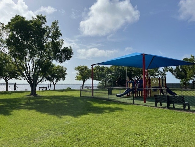 Horton Park has a beautiful playground & river views, all within walking distance. - 2316 Everest Pky