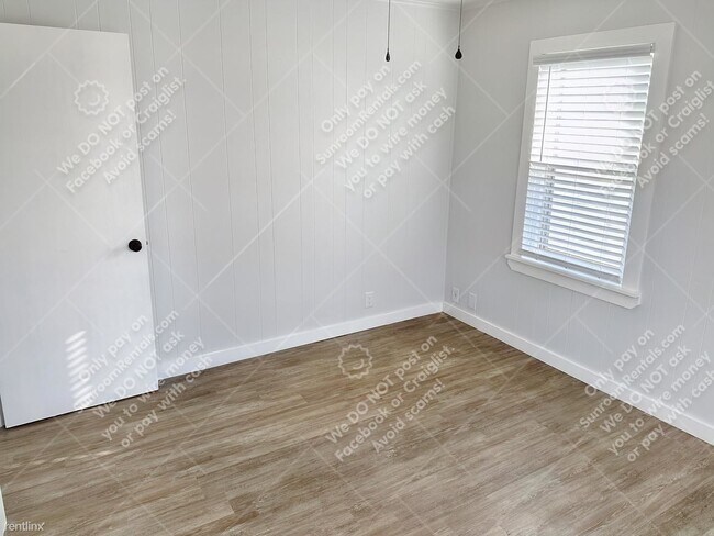 Building Photo - 3 br, 1 bath House - 314 W 36th St